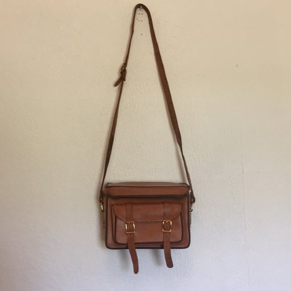 Vintage Handbags - Vintage leather camera/cross body bag